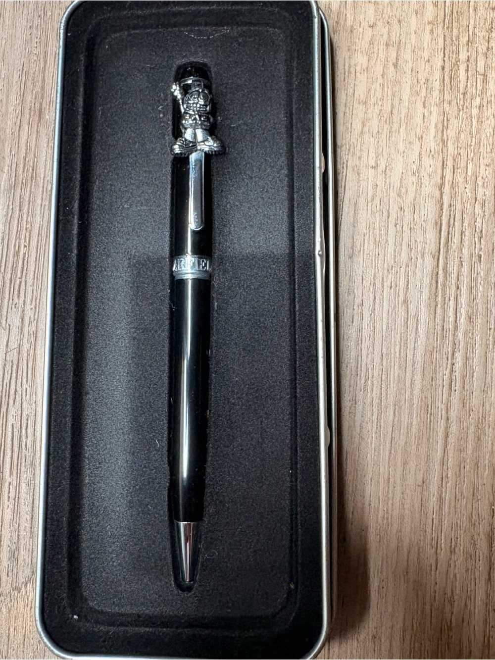 Garfield Cub Scout Pen
Black with silver Garfield figure
#garfield #cubscout